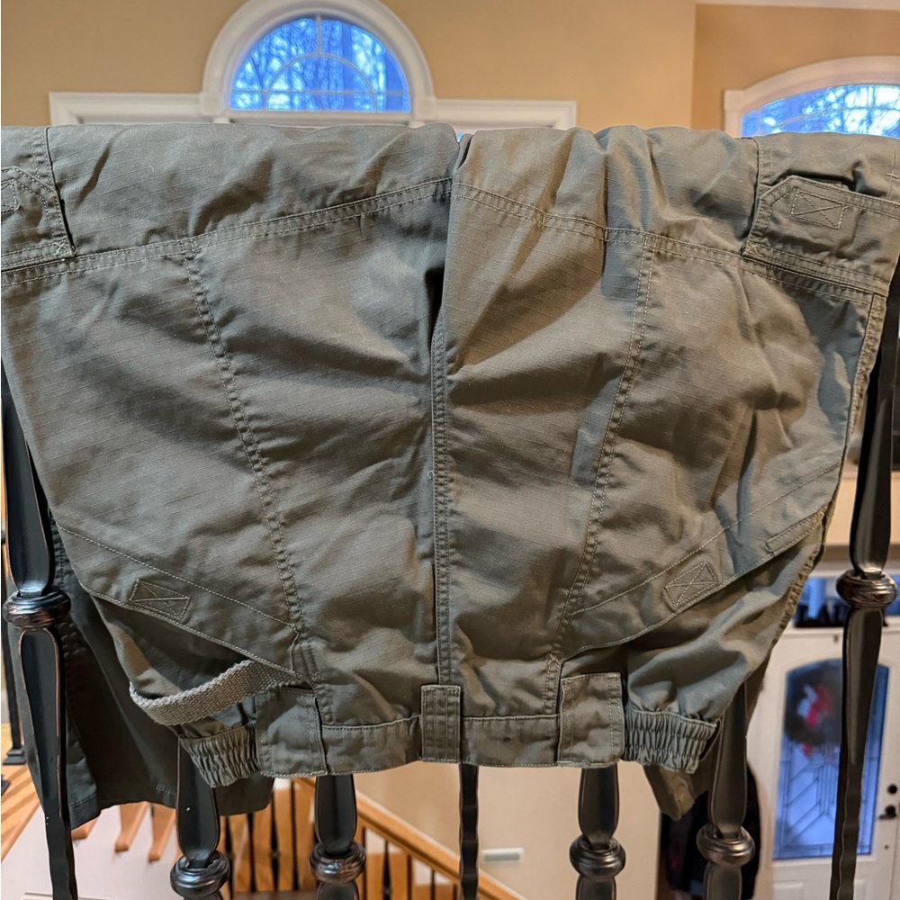 5.11 Tactical Dark olive green Pants 32x30 many pockets durable - Picture 4 of 12